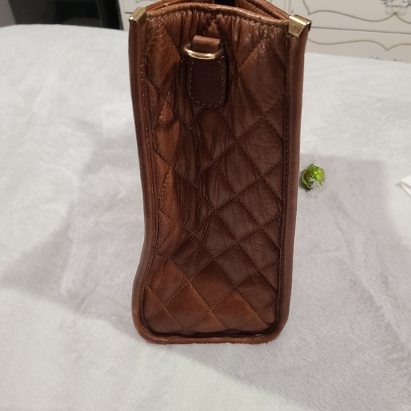 Italian leather, tufted purse - Picture 2 of 8